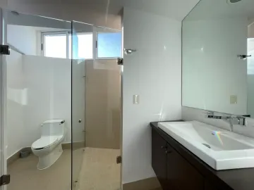 Oficina en venta en Del Valle, San Pedro Garza García, Nuevo León