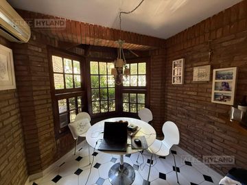 Casa con pileta en venta, cerca del Tren y Comercios, en La Lucila