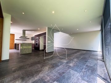 RESIDENCIA EN VENTA UBICADO EN MITICA, ZONA REAL, ZAPOPAN, JAL.