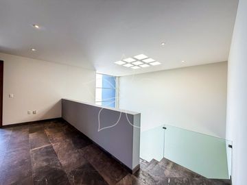 RESIDENCIA EN VENTA UBICADO EN MITICA, ZONA REAL, ZAPOPAN, JAL.