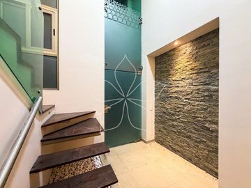 RESIDENCIA EN VENTA UBICADA EN ARBOLEDAS, TEPIC, NAYARIT.