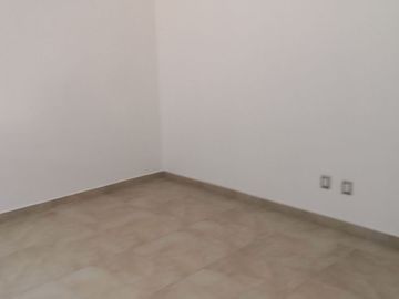 Excelente casa en venta con cuarto de servicio en Lomas de Juriquilla Queretaro