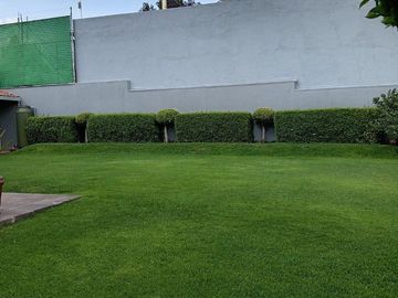 Magnífica Casa en La Herradura con Gran Jardín y 721 m² de Terreno
