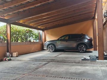 Magnífica Casa en La Herradura con Gran Jardín y 721 m² de Terreno