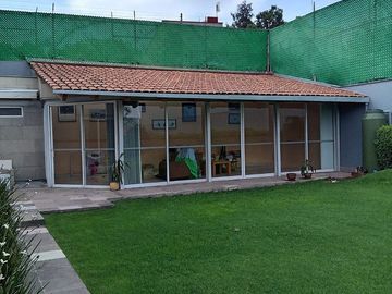 Magnífica Casa en La Herradura con Gran Jardín y 721 m² de Terreno