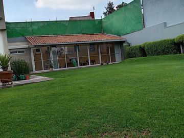 Magnífica Casa en La Herradura con Gran Jardín y 721 m² de Terreno