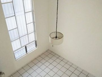 RESIDENCIA EN RENTA EN JARDINES DEL COUNTRY GUADALAJARA EXCELENTE UBICACION