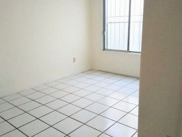RESIDENCIA EN RENTA EN JARDINES DEL COUNTRY GUADALAJARA EXCELENTE UBICACION