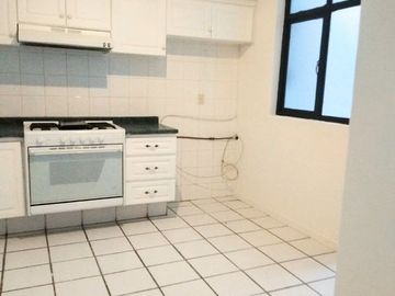 RESIDENCIA EN RENTA EN JARDINES DEL COUNTRY GUADALAJARA EXCELENTE UBICACION