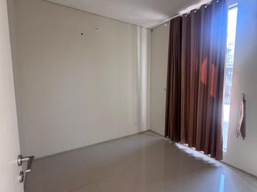 North West Lake dekat Sekolah Citra Berkat