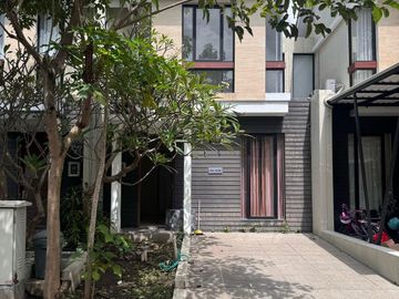 North West Lake dekat Sekolah Citra Berkat