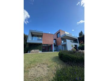 Hermosa casa campestre en venta Alto de las Palmas con bosque