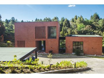 Hermosa casa campestre en venta Alto de las Palmas con bosque