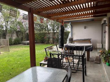 Gran casa en exclusivo barrio