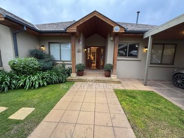 Gran casa en exclusivo barrio