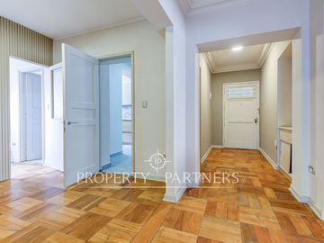 Remodelado departamento en emblemático edificio