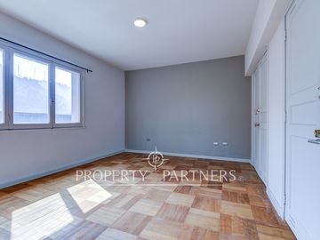 Remodelado departamento en emblemático edificio