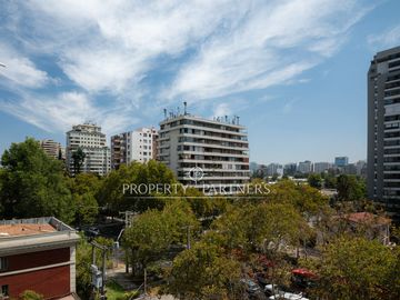 Remodelado departamento con acceso a Vespucio Oriente y metro Colón
