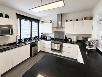 Departamento en Venta con Terraza y Amenidades en Ampliación Alpes