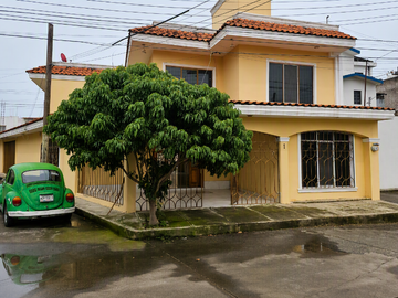Casa en Venta en Las Aves, Tepic | Cerca de la UAN y Plaza Fórum.