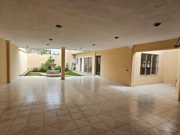 Casa en Venta en Las Aves, Tepic | Cerca de la UAN y Plaza Fórum.
