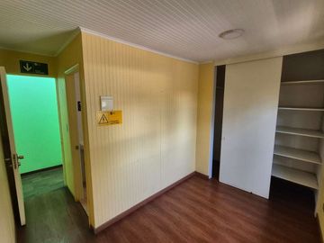 Arriendo oficinas en Quilicura 8 privados 9-B y 2- E