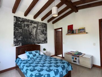 Casa campestre unidad cerrada en el Retiro.