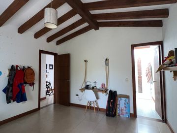 Casa campestre unidad cerrada en el Retiro.