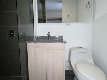 Apartamento con vista, unidad cerrada, el Retiro.