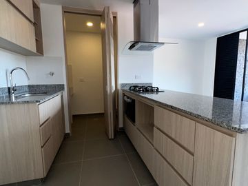 Apartamento con vista, unidad cerrada, el Retiro.