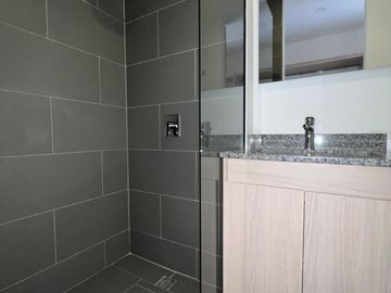 Apartamento con vista, unidad cerrada, el Retiro.