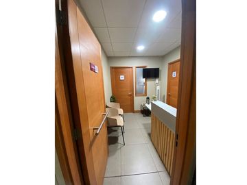 SE VENDE OFICINA CONSULTA MEDICA