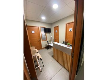 SE VENDE OFICINA CONSULTA MEDICA
