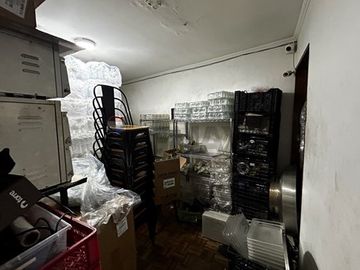 Local Comercial en Irarrázaval, junto a Metro