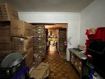 Local Comercial en Irarrázaval, junto a Metro
