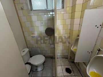 Local Comercial en Irarrázaval, junto a Metro