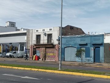 Local Comercial en Irarrázaval, junto a Metro