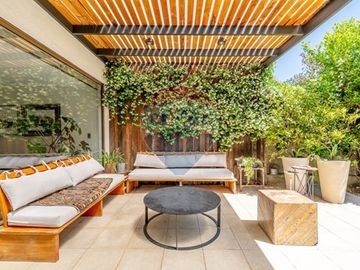 Lo Barnechea / 170 mts2. útil / 382 mts2, terreno