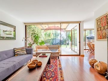 Lo Barnechea / 170 mts2. útil / 382 mts2, terreno