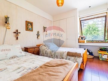 Lo Barnechea / 170 mts2. útil / 382 mts2, terreno