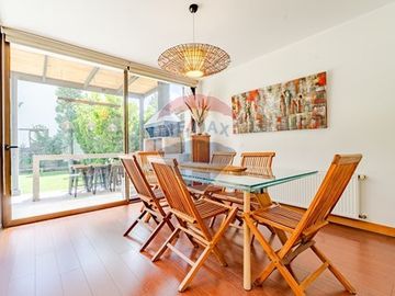 Lo Barnechea / 170 mts2. útil / 382 mts2, terreno