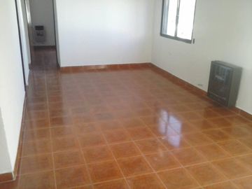 Casa ideal para Oficinas, Consultorios o Institutos! - Neuquén (5 privados, 3 baños)