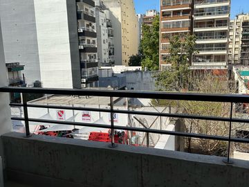 DEPARTAMETO DIVISIBLE CON BALCON Y AMENITIES.
