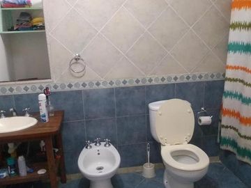 AMPLIO TRIPLEX 4 AMB. CON GARAGE Y PATIO, NUEVO VALOR!!!