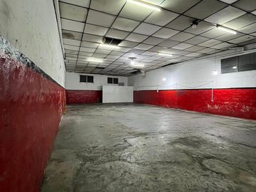 Galpón de 350 m2 Excelente Ubicacion sibre calle Arieta 1642