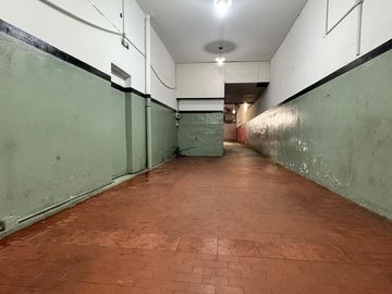 Galpón de 350 m2 Excelente Ubicacion sibre calle Arieta 1642
