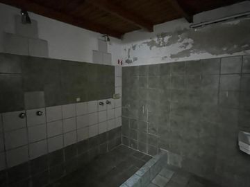 Galpón de 350 m2 Excelente Ubicacion sibre calle Arieta 1642