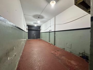 Galpón de 350 m2 Excelente Ubicacion sibre calle Arieta 1642