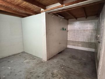 Galpón de 350 m2 Excelente Ubicacion sibre calle Arieta 1642