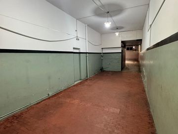 Galpón de 350 m2 Excelente Ubicacion sibre calle Arieta 1642
